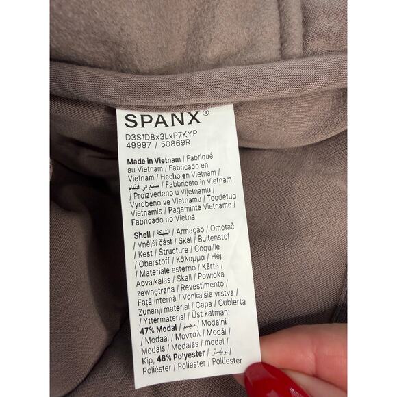 SPANX AirEssentials Puffsentials Vest Smoke Shawl Collar Pockets Size Large NWT - Picture 10 of 10